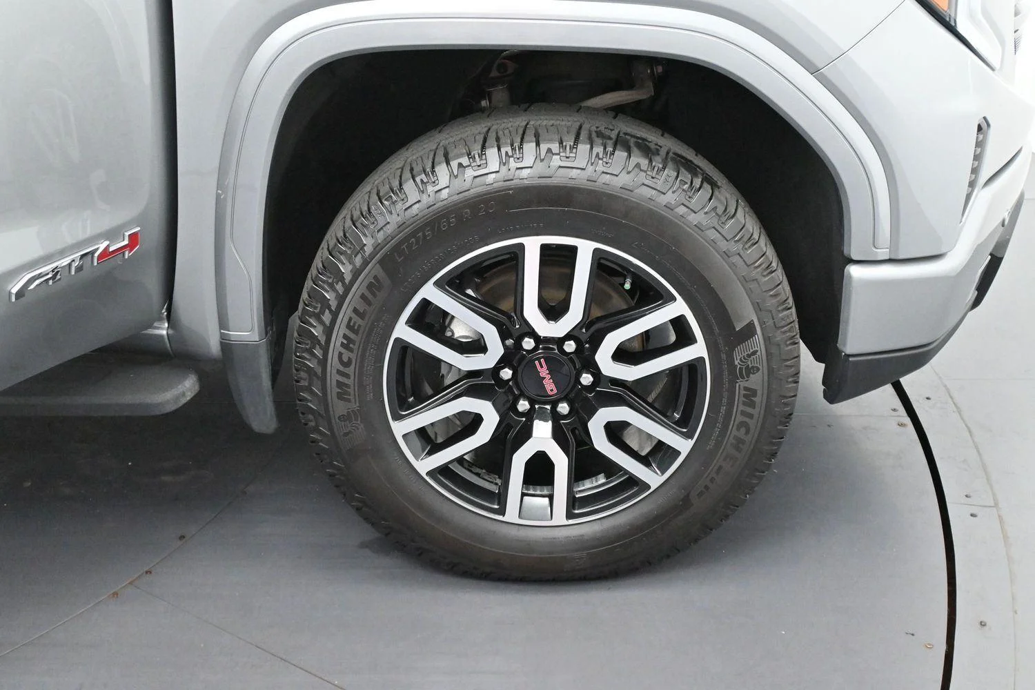 Used 2024 Sterling Metallic GMC AT4 image 34