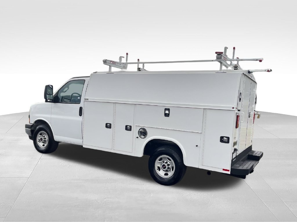 Used 2023 White GMC Work Van image 3