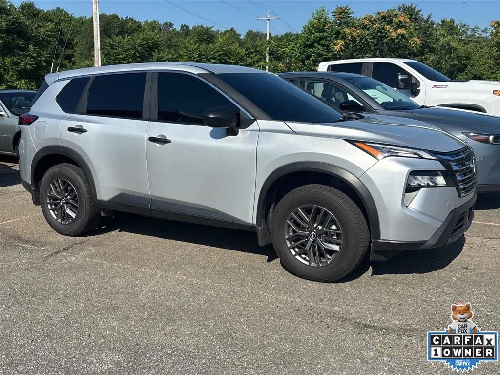 Used 2025 Silver Nissan S image 6