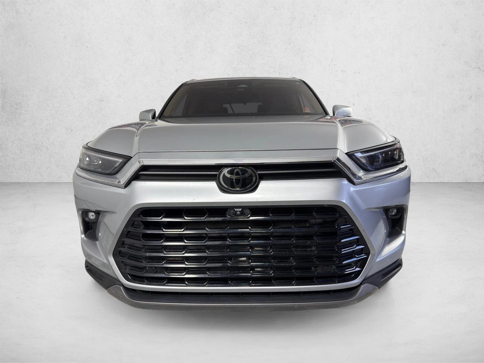 Used 2024 Silver Toyota Platinum image 9