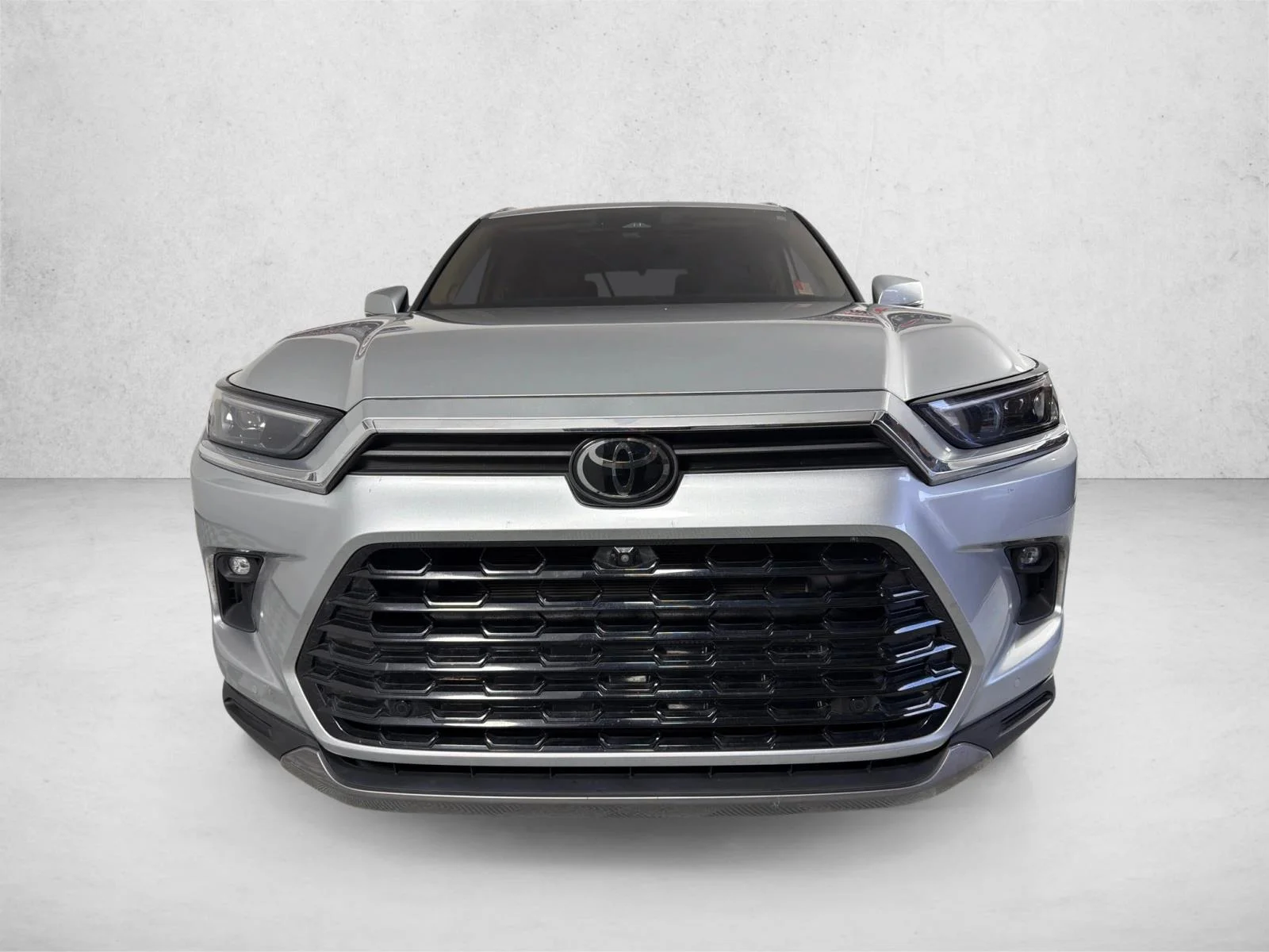 Used 2024 Silver Toyota XLE image 9