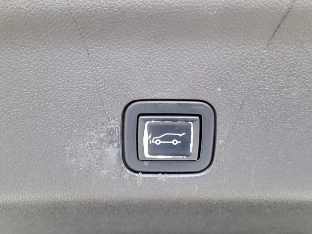 Used 2022 Beige Chevrolet High Country image 5