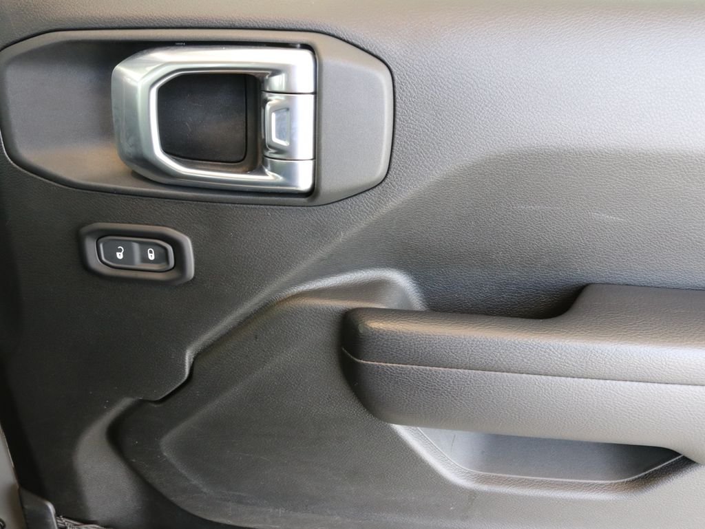 Used 2021 Gray Jeep Rubicon image 37