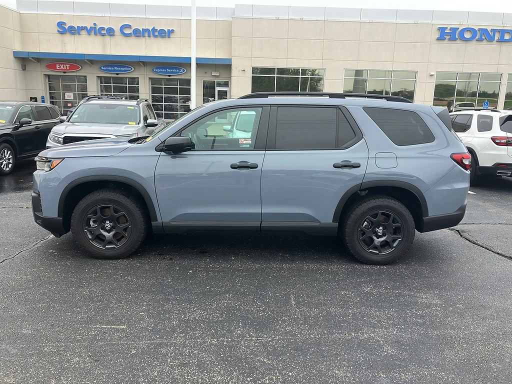 Certified Used 2026 Sonic Gray Pearl Honda TrailSport image 3