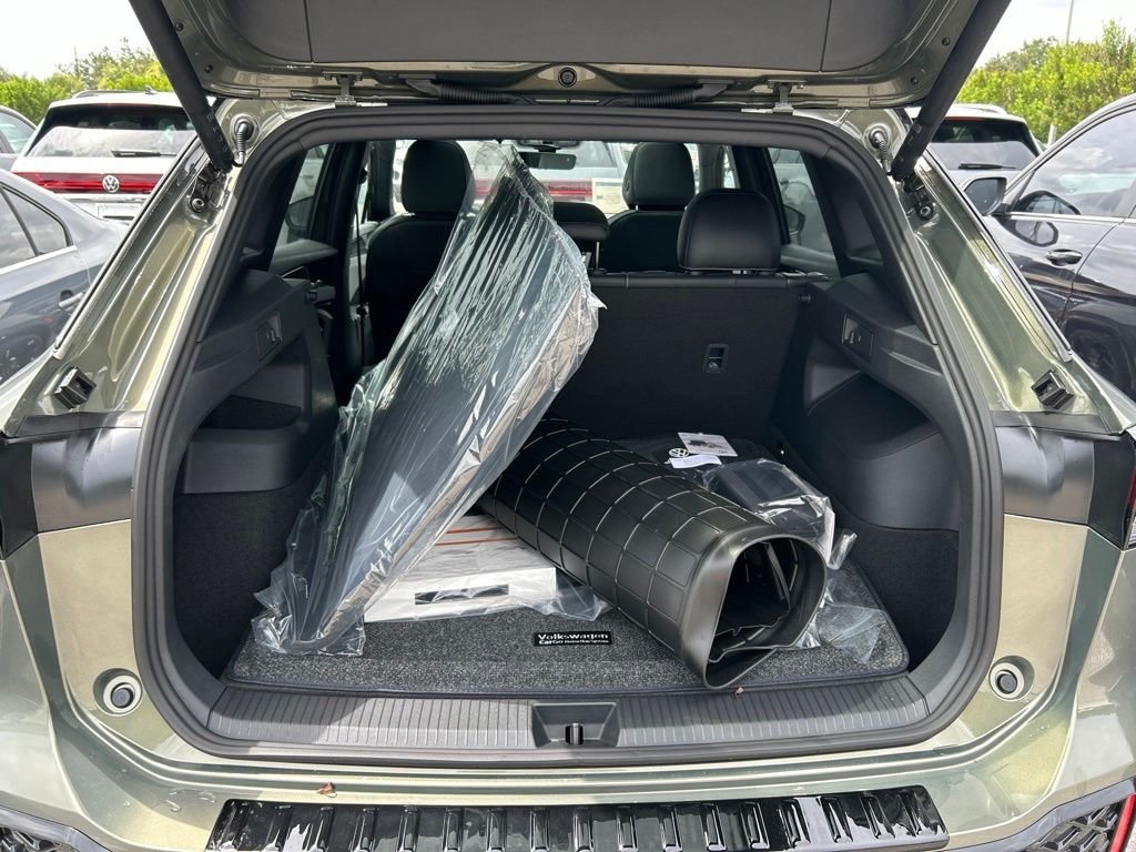 New 2026 Green Volkswagen 2.0T SE R-Line Black image 51