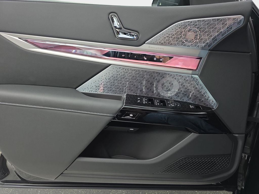 New 2026 Black Sapphire Metallic BMW 760i xDrive image 26