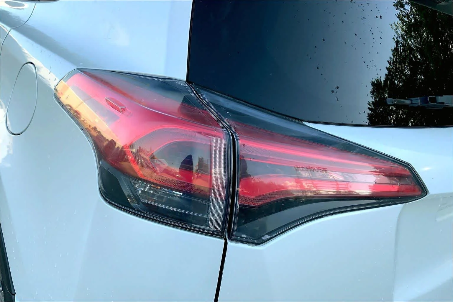 Used 2018 Blizzard Pearl Toyota Limited image 28