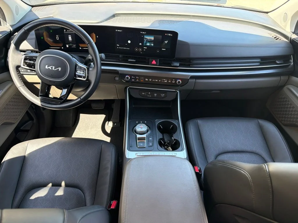 Used 2026 Black Kia LXS image 22