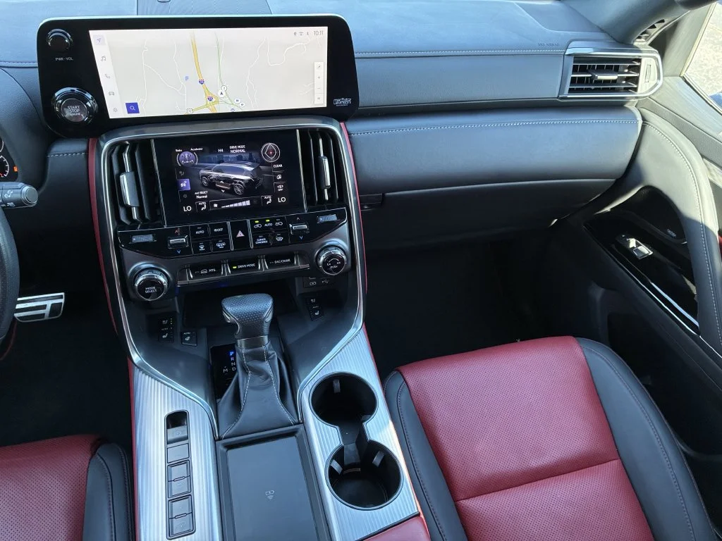 Used 2024  Lexus 600 F SPORT image 38