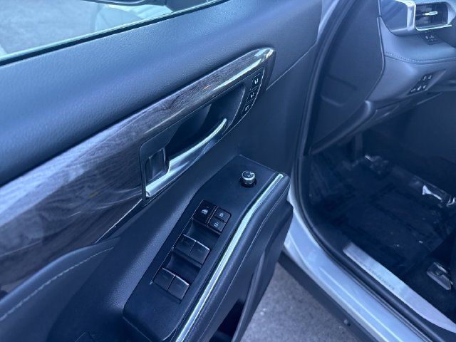 Used 2022 Silver Toyota Platinum image 11
