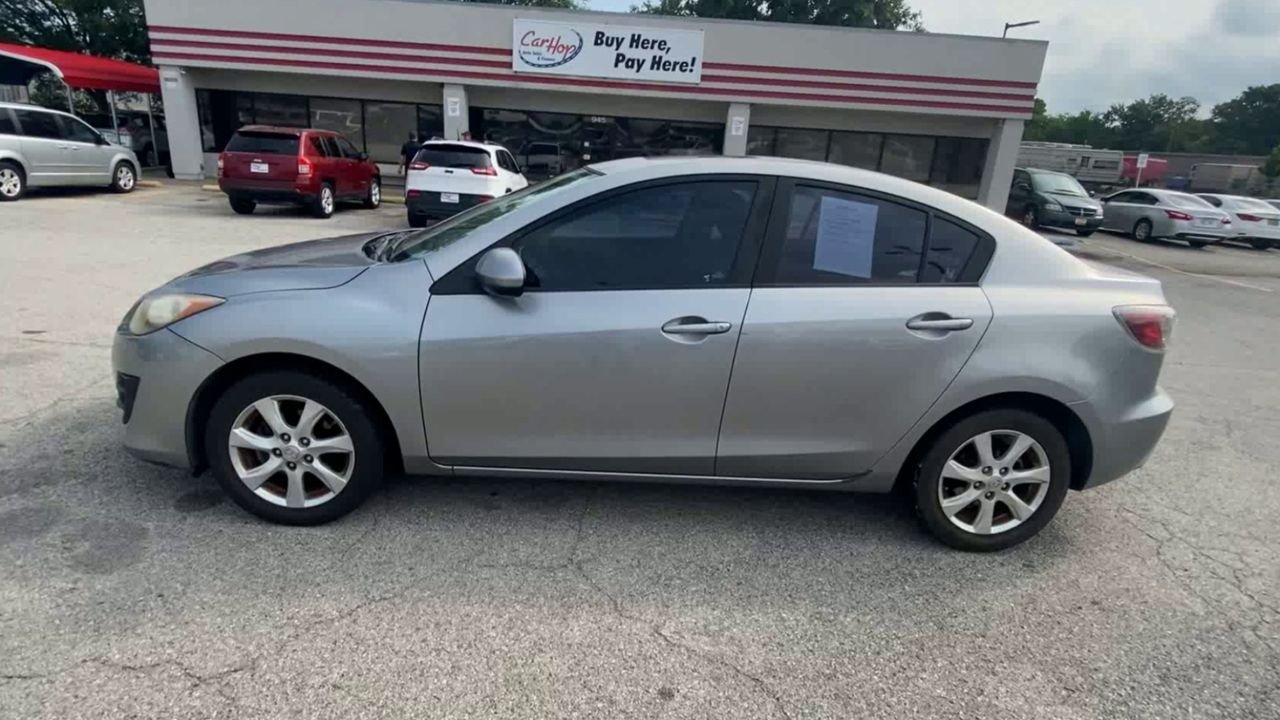 2010 Mazda Mazda3 Touring photo 4