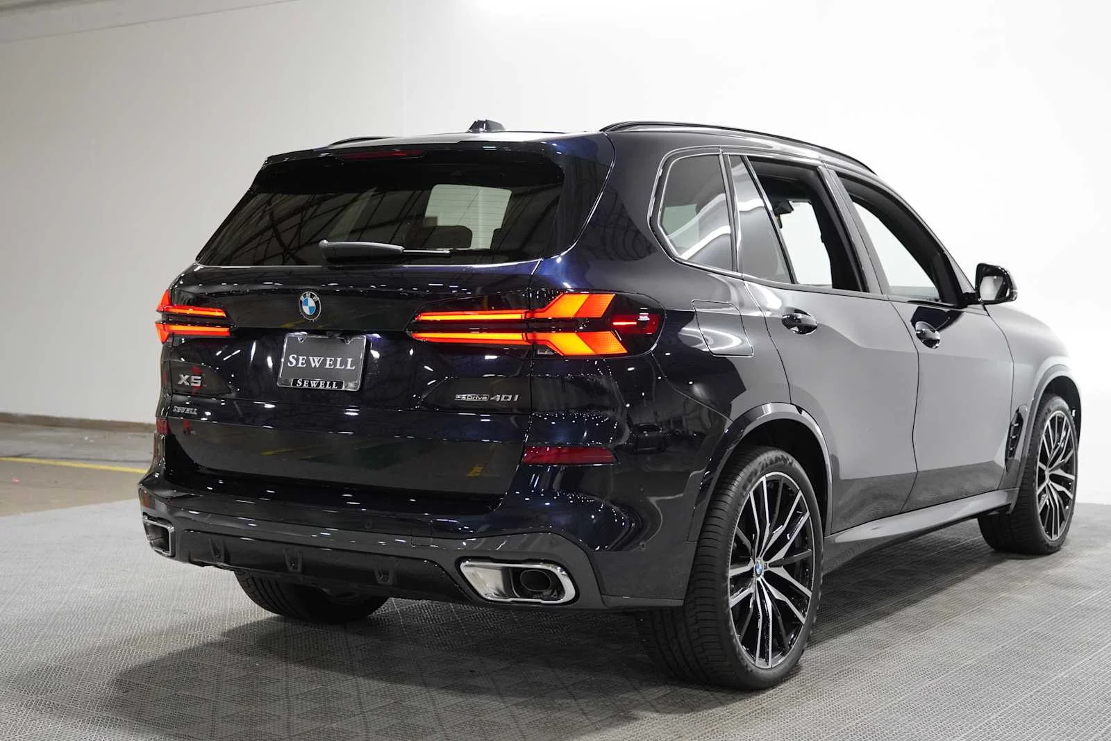 Certified Used 2026 Carbon Black Metallic BMW sDrive40i image 4