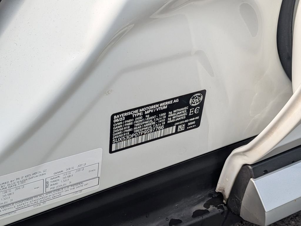 Used 2023  BMW xDrive30i image 25