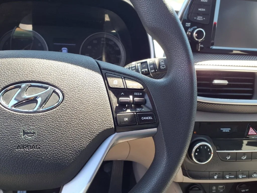 Used 2020 Silver Hyundai Value image 17