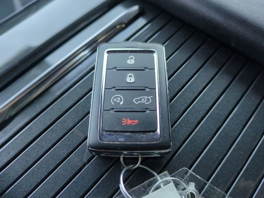 Used 2022 Silver Jeep Series I image 29