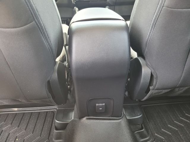 Used 2021 White Ford S image 17