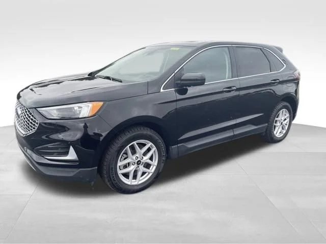 Used 2024 Black Ford SEL image 1