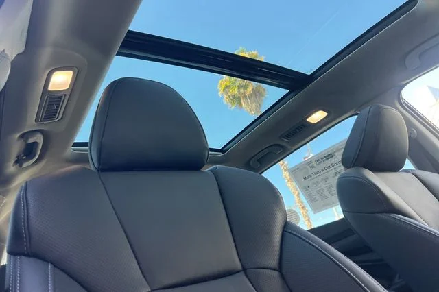 New 2026 SAPPHIRE BLUE PEARL Subaru Limited 8-Passenger image 15