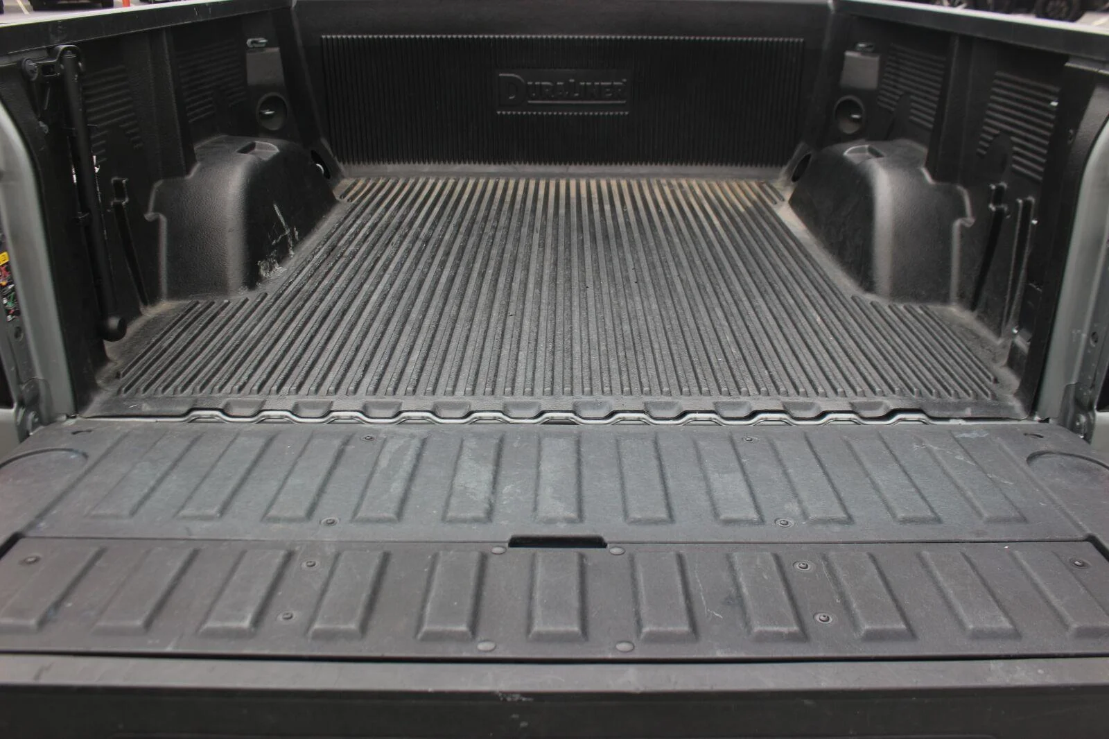 Used 2025 Sterling Metallic GMC SLT image 11