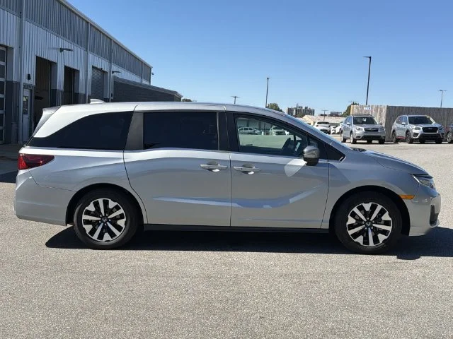 Used 2025  Honda EX-L image 14