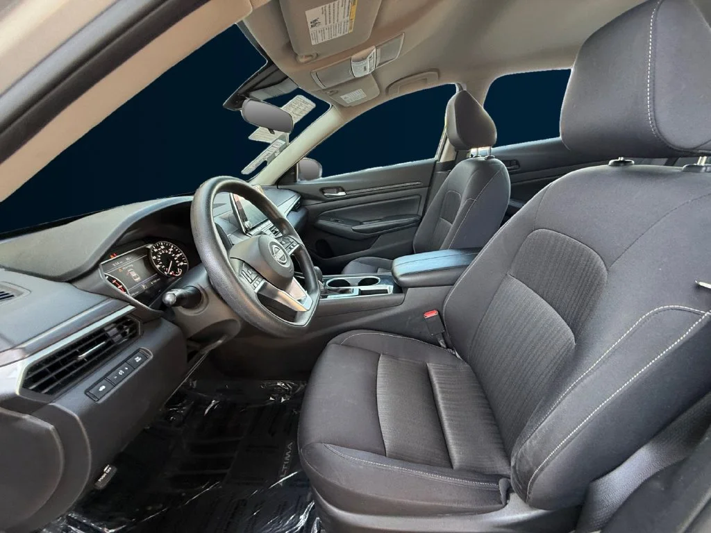Used 2024 Silver Nissan 2.5 SV image 10
