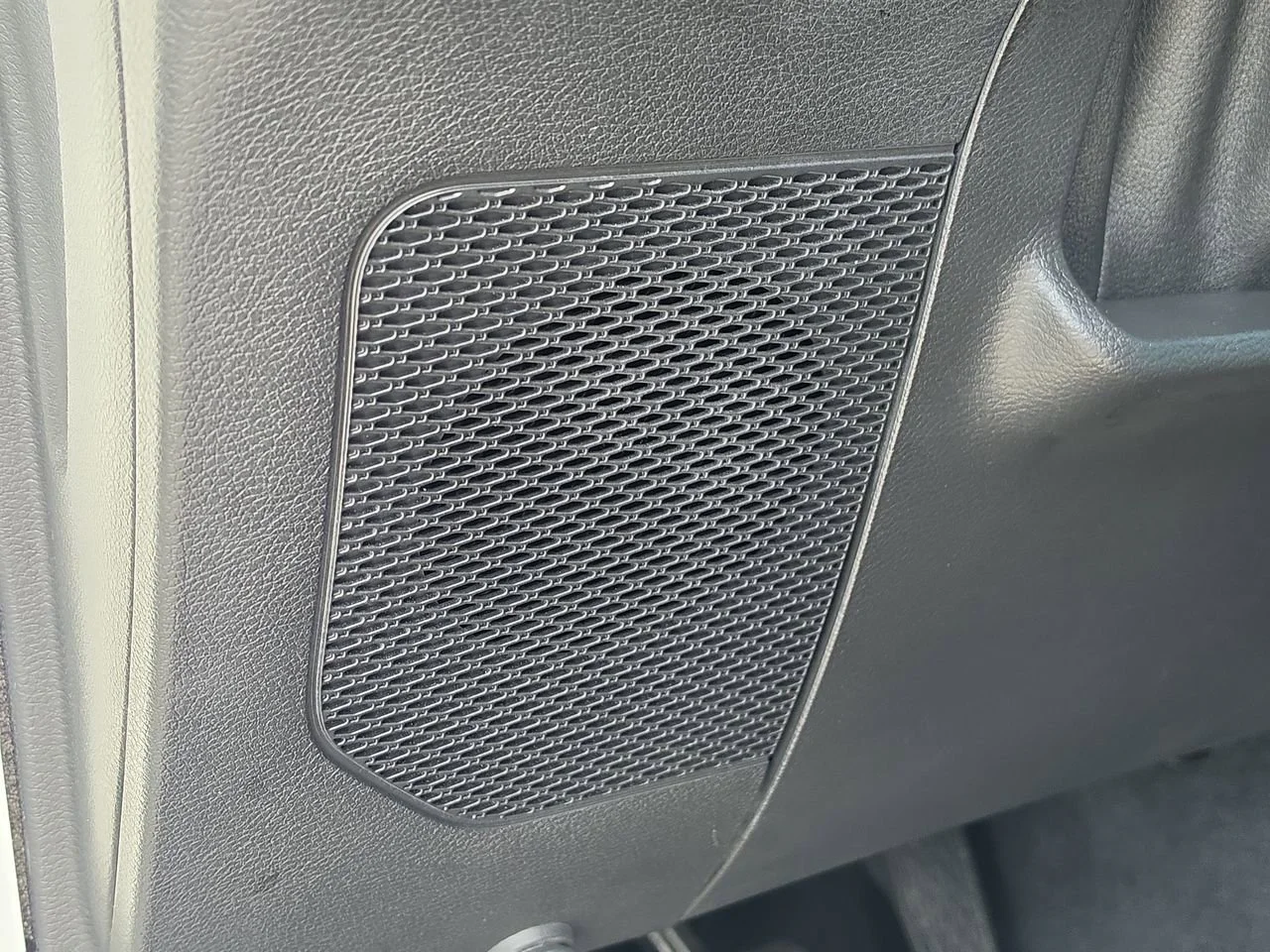 Used 2020 Bright White Clearcoat Jeep Altitude image 21