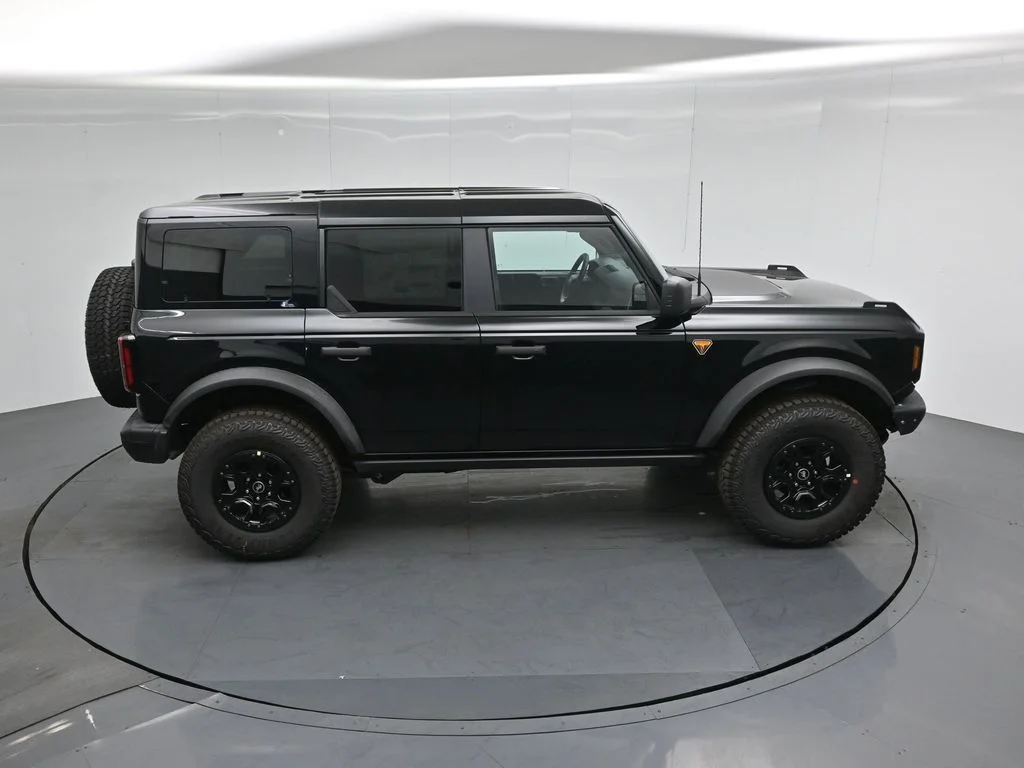 New 2026 Shadow Black Ford Badlands image 39