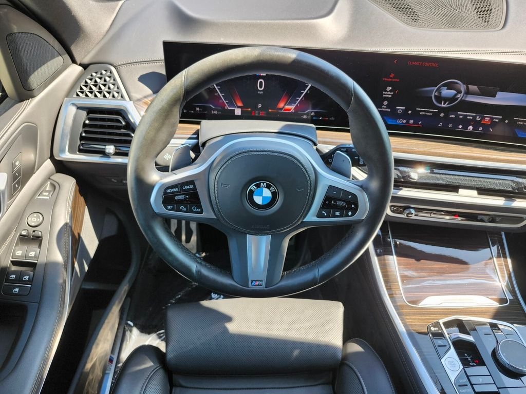 Used 2024 Black BMW xDrive40i image 14