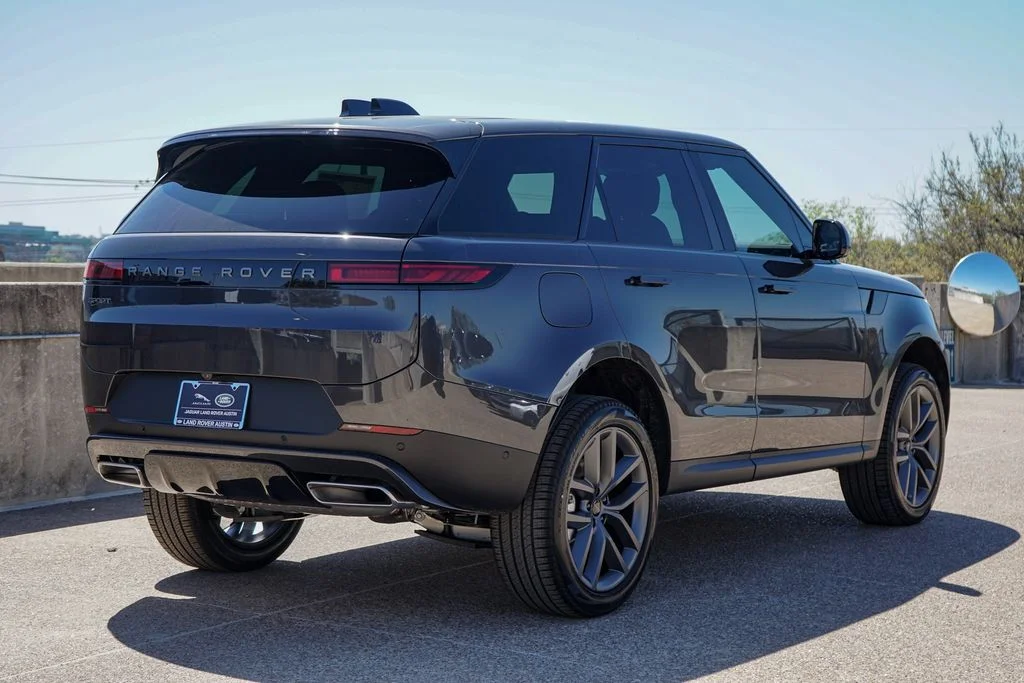 New 2026 Carpathian Gray Premium Metallic Land Rover SE image 10
