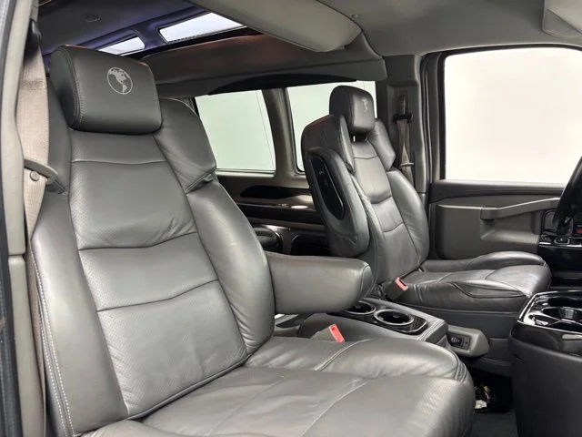 2022 Chevrolet Express Cargo Work Van - Photo 24
