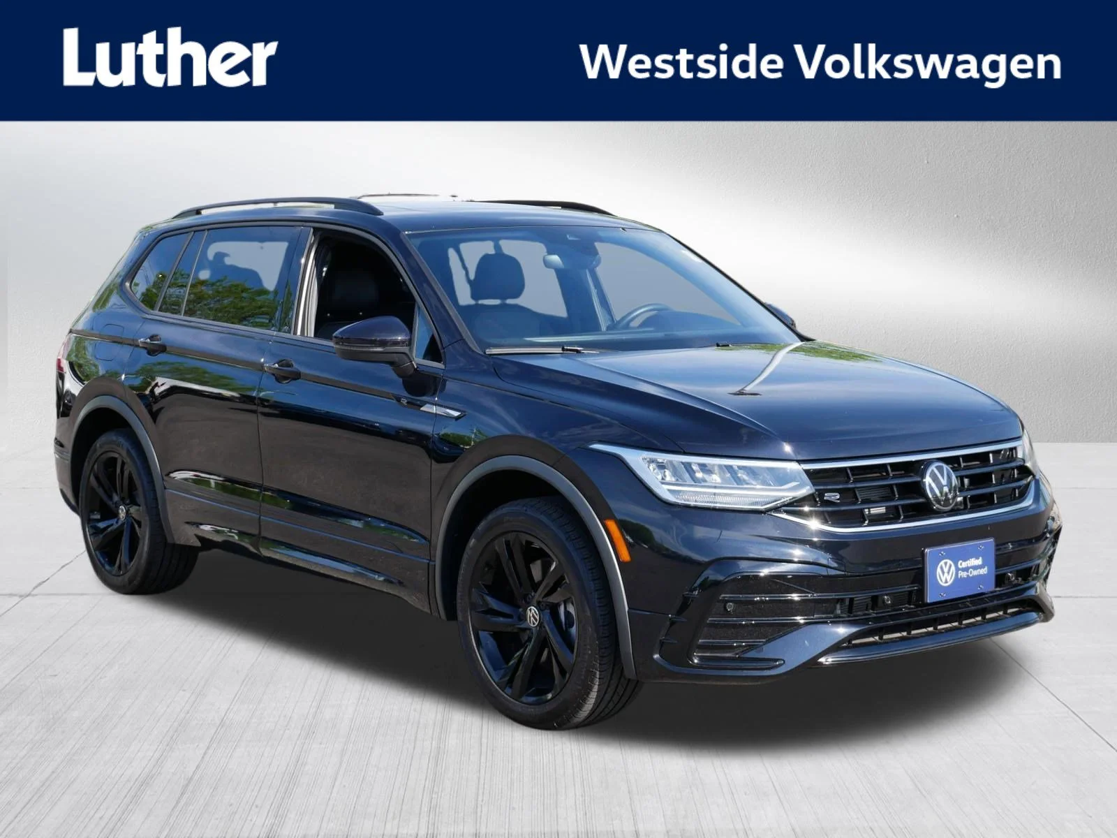 2024 Volkswagen Tiguan 2.0T SE R-Line Black 4Motion's photo