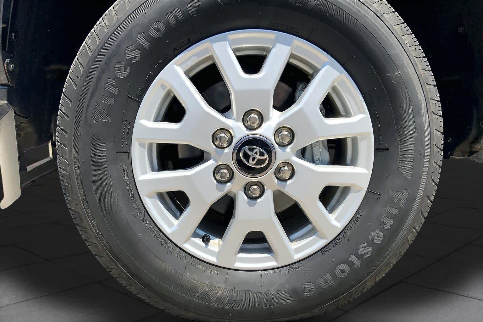Used 2025 Underground Toyota SR5 image 10
