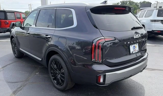 Used 2025 Gray Kia SX image 10