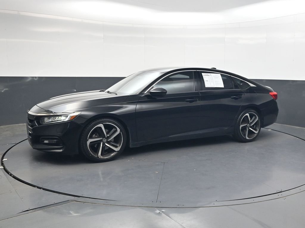 Used 2018  Honda Sport image 11