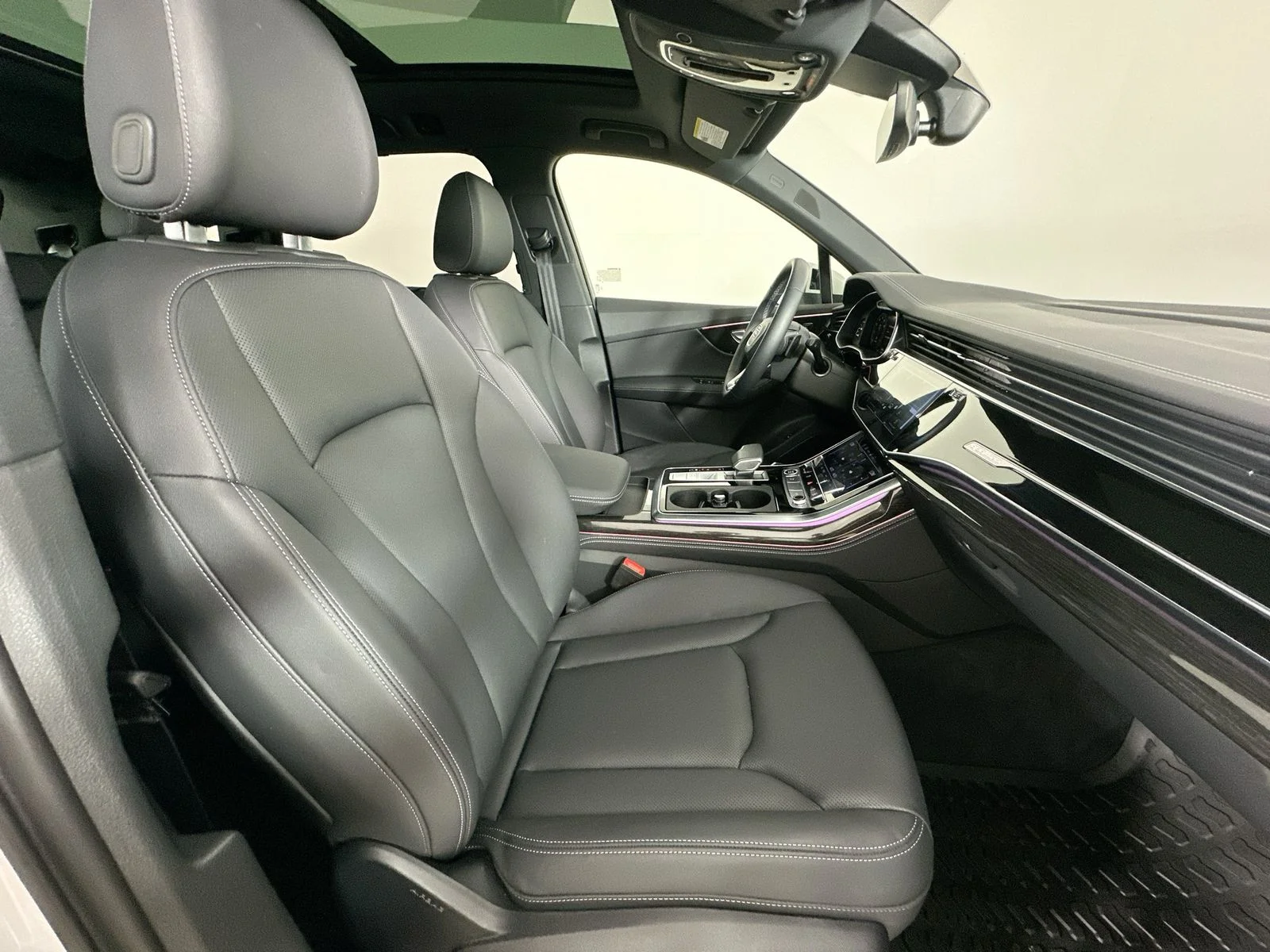 Used 2026 White Audi  image 43