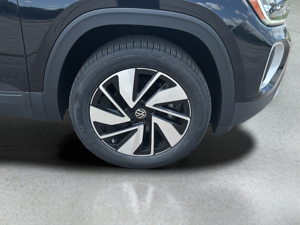 New 2026 Black Volkswagen 2.0T SE w/Technology image 9