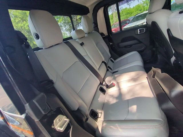 Used 2023 Black Jeep Mojave image 32
