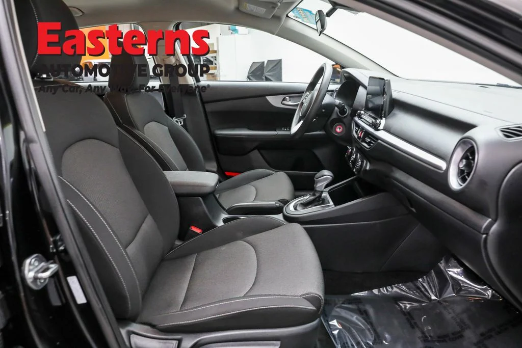 Used 2024 Black Kia LXS image 23