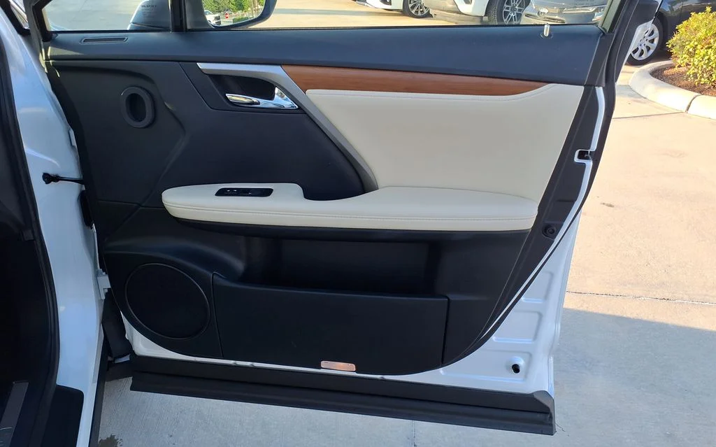 Used 2021 White Lexus 350 image 17