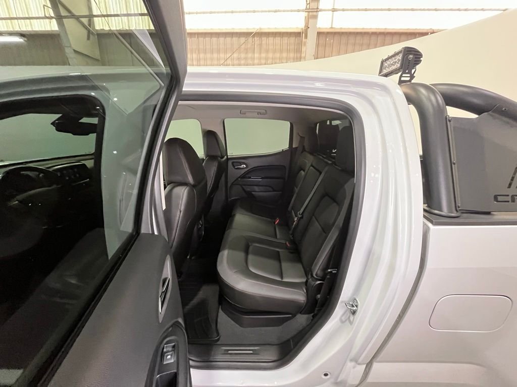 Used 2022 White GMC AT4 w/Leather image 16