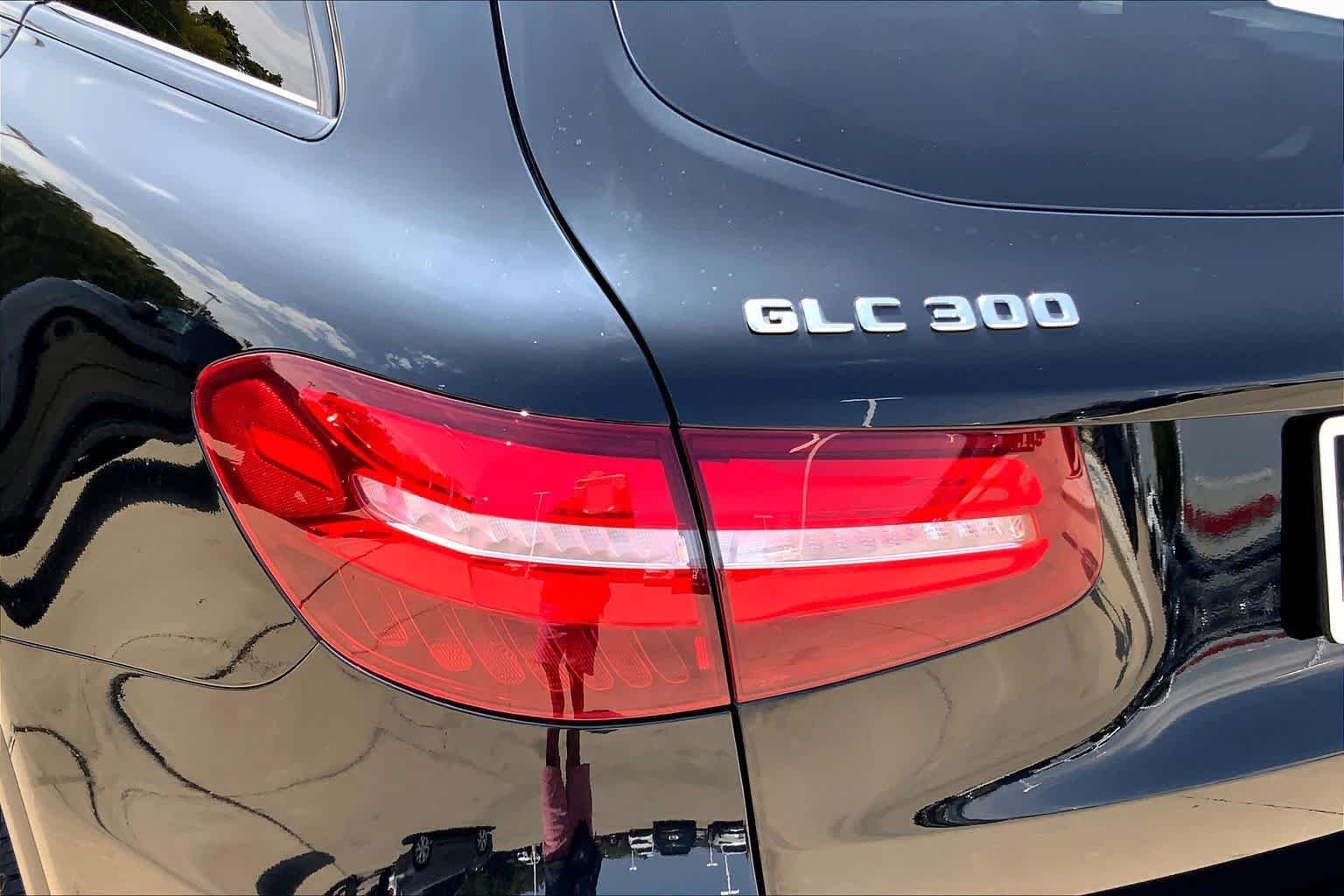 Used 2019 Black Mercedes-Benz GLC 300 image 27
