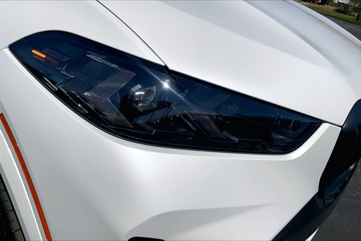 New 2026 Mineral White Metallic BMW sDrive40i image 14