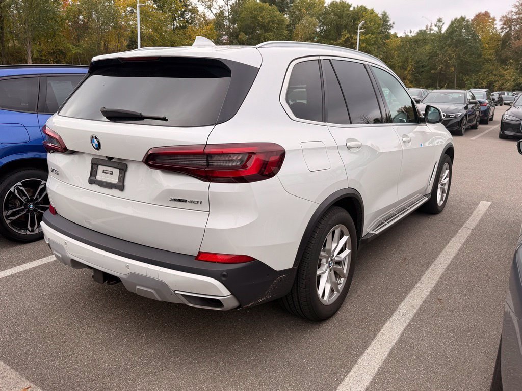 Certified Used 2022 Mineral White Metallic BMW xDrive40i image 4