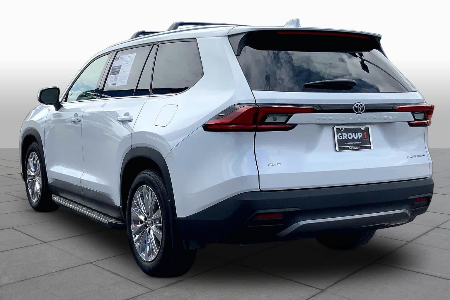 Used 2026 Wind Chill Pearl Toyota Platinum image 12