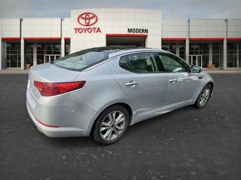 Used 2011 Bright Silver Kia EX image 23