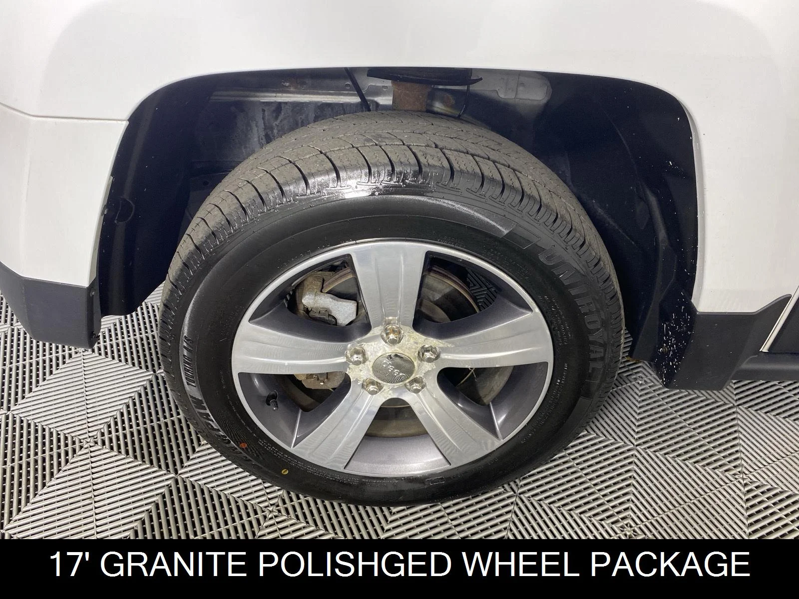 Used 2016 Bright White Clearcoat Jeep High Altitude Edition image 13