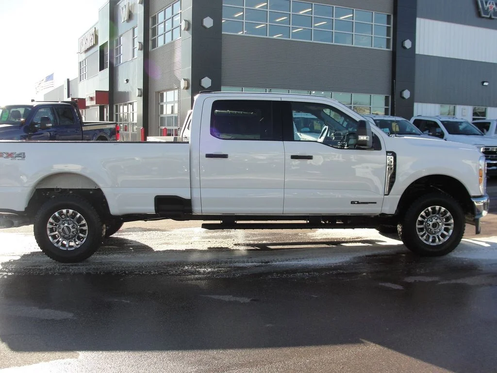 2025 Ford F-350 Super Duty XLT - Photo 6
