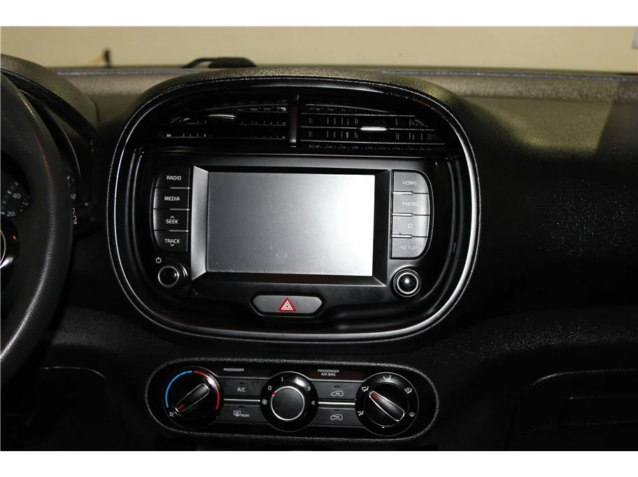 Used 2020 Snow White Pearl Kia LX image 16