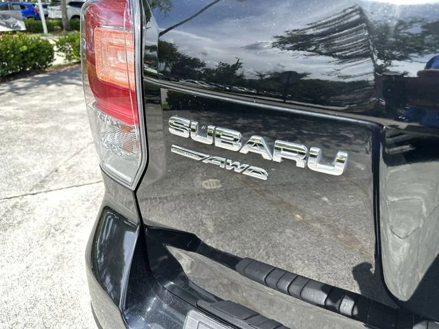 Used 2018 Black Subaru 2.5i Touring image 25