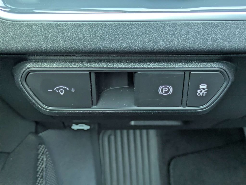 New 2026 Snow White Pearl Kia GT-Line image 24